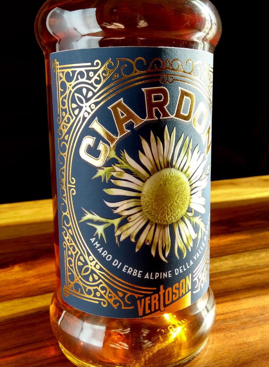 Vertosan Etichetta Amaro Ciardon della Valle d'Aosta. dpadv.com grafica e comunicazione