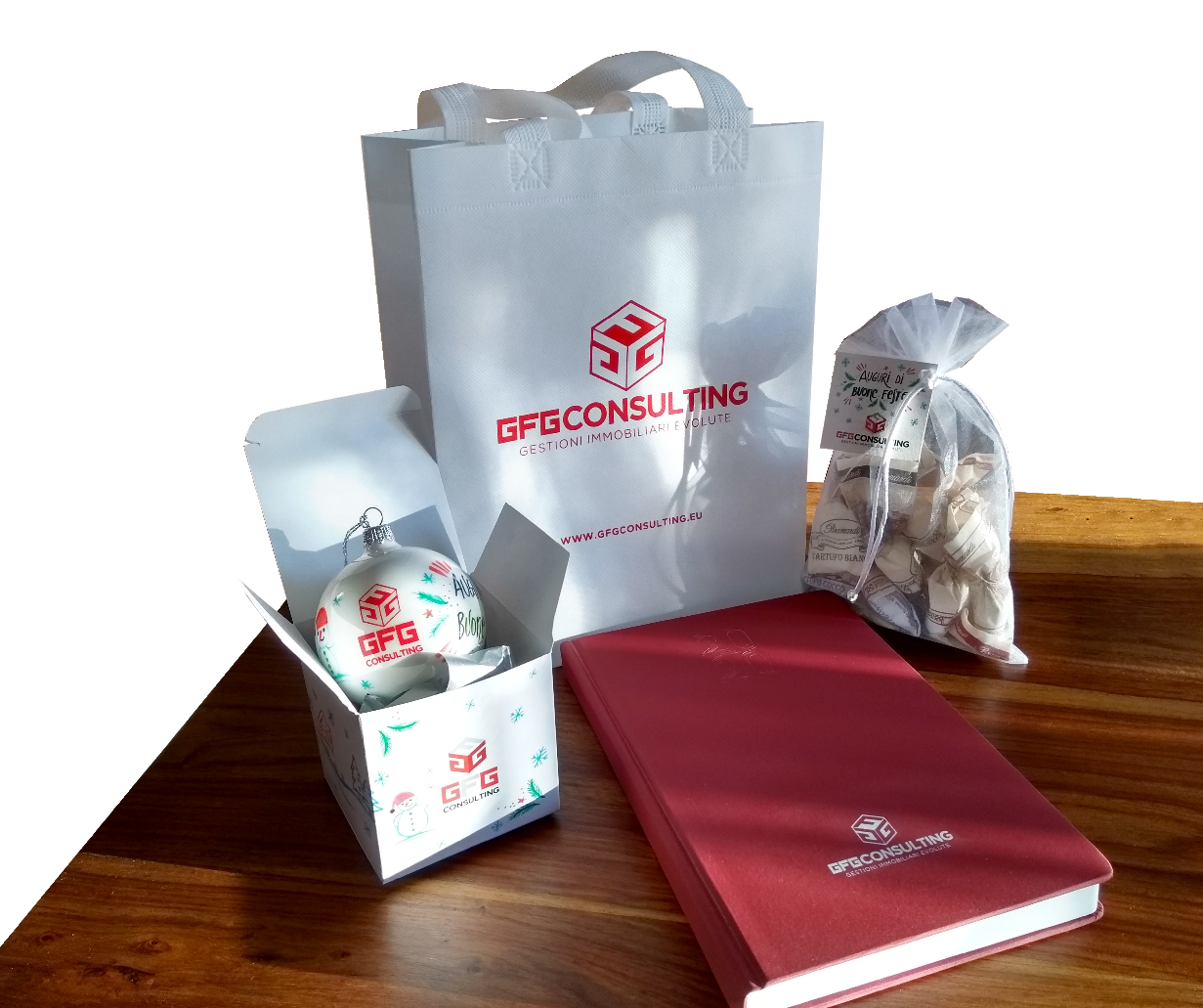 GFG Consulting, Pallina di Natale Personalizzata, Adenda Personalizzata, Packaging porta Pallina di Natale, Shopper Personalizzato, Confezione Tartufi Bramardi con Personalizzazione. dpadv.com grafica e comunicazione